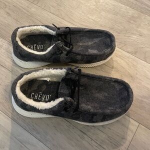 Crevo fleece lined camo slip on sneakers new boys youth kids sz 1